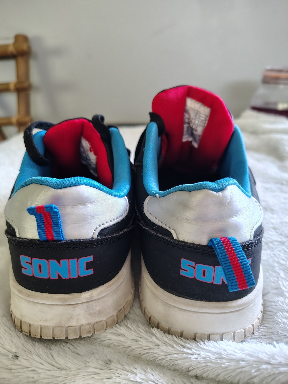 Sonix Kids Sneakers in Black, Blue & Red